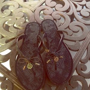 Tory Burch size 8 like new. Flip flops